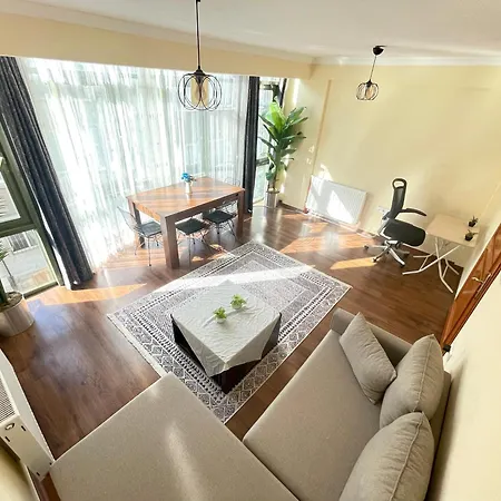 In Historic Uskudar Apartment